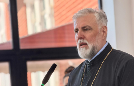  pružimo ruku drugome kako bismo izašli iz tame vladika grigorije promovisao knjigu jedni drugima potrebni u americi laguna knjige